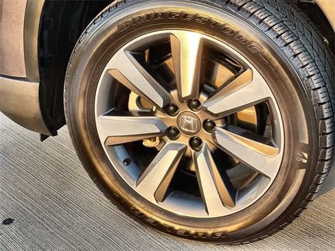 Certified 2024 Honda Pilot Touring image 9