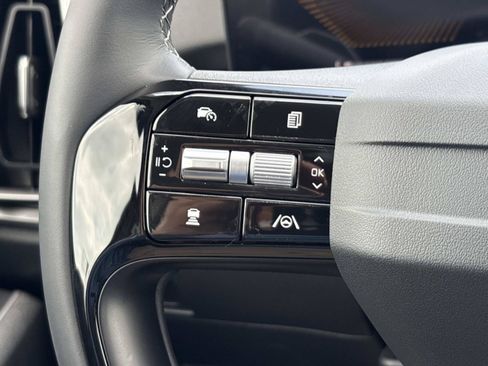 New 2026 Kia Sorento LX FWD image 18