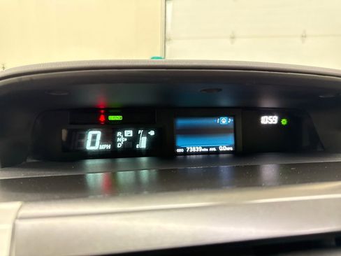 Used 2017 Toyota Prius V Four FWD image 16