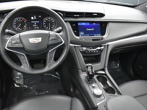 Certified 2025 Cadillac XT5 Premium Luxury image 14