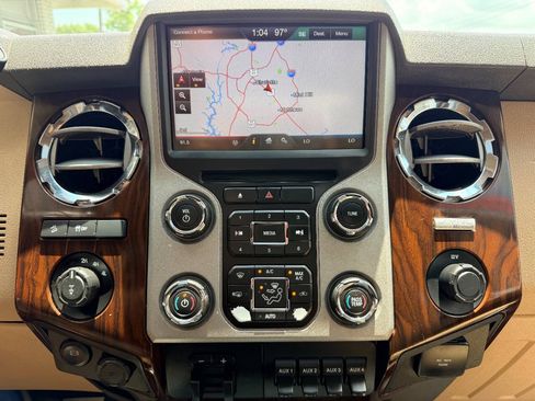 Used 2015 Ford F250 Lariat w/ Lariat Ultimate Package AWD/4WD image 27