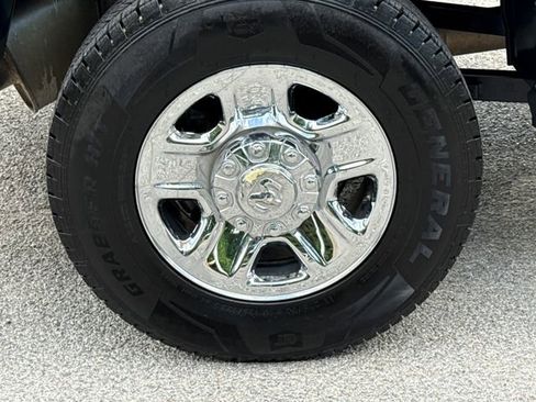 Used 2024 RAM 2500 Tradesman w/ Chrome Appearance Group AWD/4WD image 10