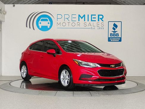 Used 2017 Chevrolet Cruze LT w/ Convenience Package FWD image 18