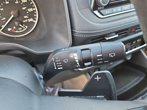 Used 2024 Nissan Rogue SV image 25