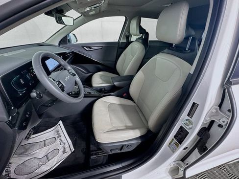 Certified 2023 Kia Niro EX Touring FWD image 20