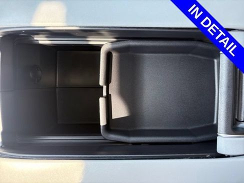 Used 2024 Toyota Highlander XLE AWD/4WD image 30