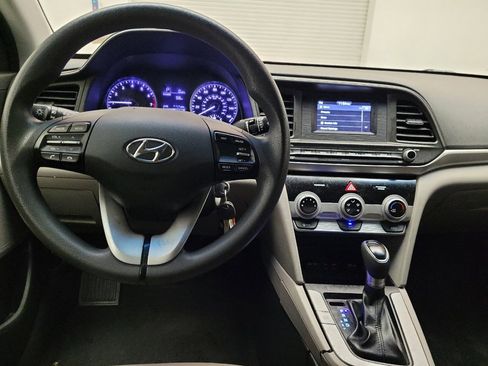 Used 2019 Hyundai Elantra SE image 22
