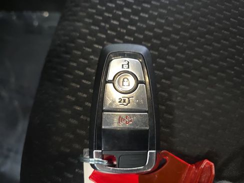 Used 2025 Ford Escape ST-Line AWD/4WD image 34