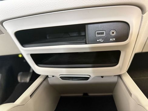 Used 2018 Chrysler Pacifica Touring Plus image 46