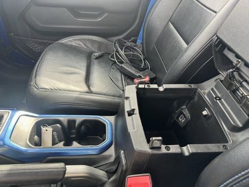 Used 2018 Jeep Wrangler Unlimited Sahara image 24