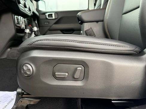 New 2026 Jeep Wrangler Unlimited Sahara AWD/4WD image 14