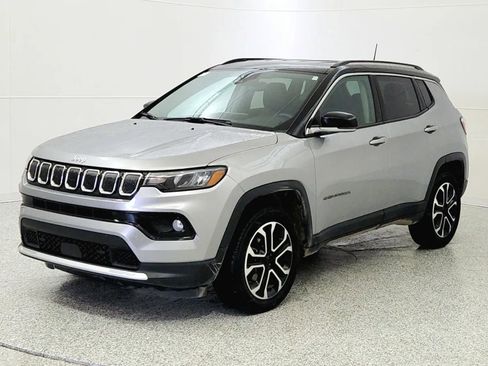 Used 2022 Jeep Compass Limited image 3