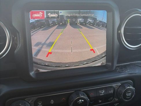 Used 2021 Jeep Wrangler Unlimited Rubicon w/ Dual Top Group AWD/4WD image 22