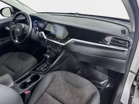 Used 2020 Kia Niro LXS FWD image 26