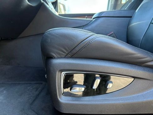 Used 2016 Cadillac Escalade Luxury image 30