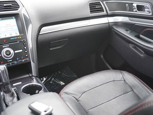 Used 2018 Ford Explorer Sport w/ Equipment Group 401A image 26