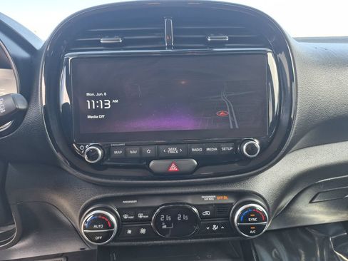 Used 2023 Kia Soul S FWD image 10