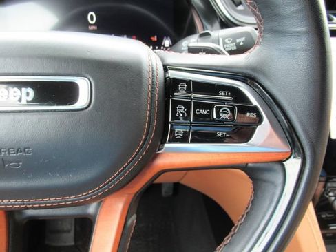 Used 2023 Jeep Grand Cherokee L Summit AWD/4WD image 25