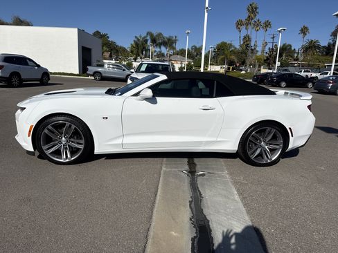 Used 2016 Chevrolet Camaro SS image 2