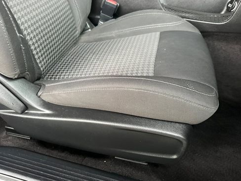 Used 2018 Dodge Challenger SXT image 22