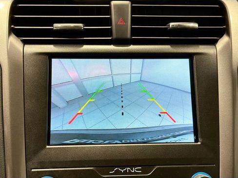 Used 2020 Ford Fusion SE image 13