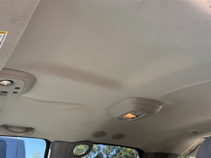 Used 2004 Chevrolet Suburban LS w/ Preferred Equipment Group AWD/4WD image 19