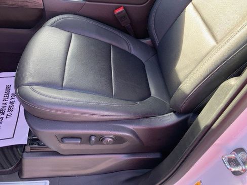 Used 2022 Chevrolet Silverado 1500 LTZ w/ LTZ Premium Package image 12