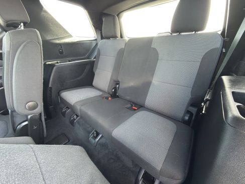 Used 2023 Chevrolet Traverse LT image 15