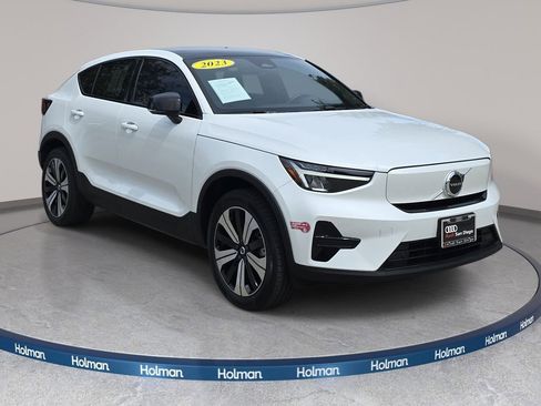 Used 2023 Volvo C40 Recharge Core w/ Protection Package Premier image 4