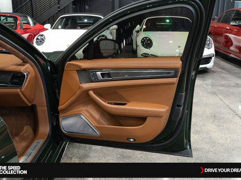 Used 2022 Porsche Panamera Turbo S image 19