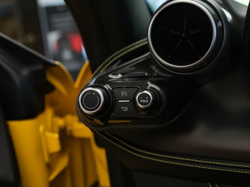 Used 2023 Ferrari F8 Tributo RWD image 22