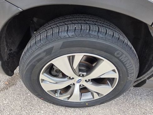 Used 2023 Subaru Ascent Premium w/ Convenience Package AWD/4WD image 19