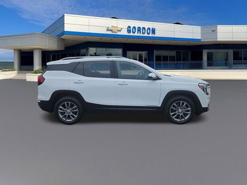 Used 2024 GMC Terrain SLT w/ LPO, Floor Liner Package AWD/4WD image 6