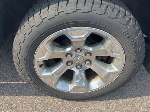 Used 2019 RAM 1500 Big Horn AWD/4WD image 11
