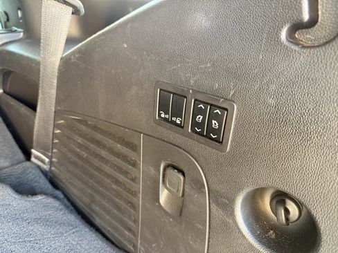 Used 2018 GMC Yukon Denali image 41