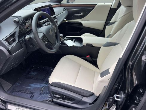 New 2025 Lexus ES 350 w/ Premium Package image 10