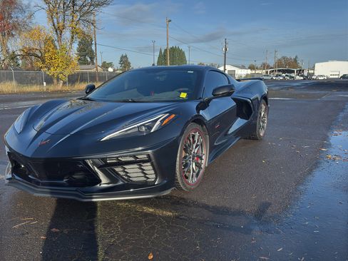 Used 2023 Chevrolet Corvette Stingray Premium Cpe w/ Z51 Performance Package image 4