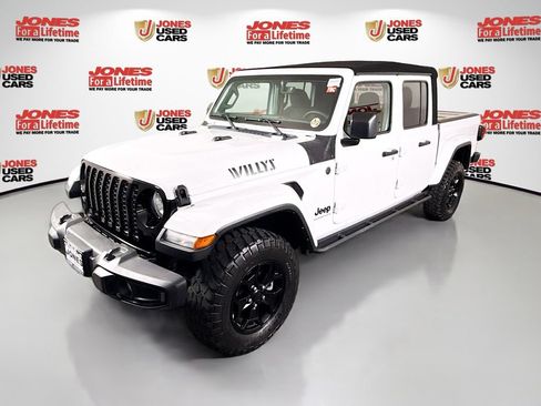 Used 2023 Jeep Gladiator Sport AWD/4WD image 13