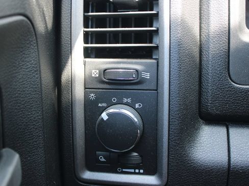 Used 2022 RAM 1500 Tradesman w/ Chrome Plus Package RWD image 28
