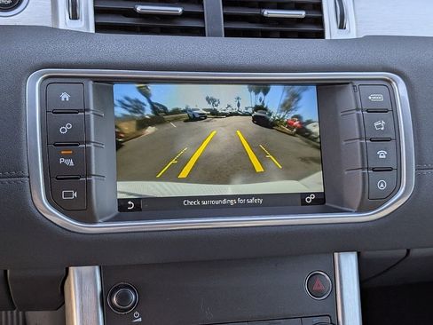 Used 2017 Land Rover Range Rover Evoque SE Premium image 32