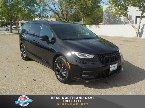 New 2026 Chrysler Pacifica Limited w/ S Appearance Package FWD image 1