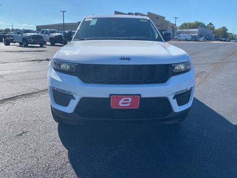 New 2025 Jeep Grand Cherokee Limited w/ Black Appearance Package image 2