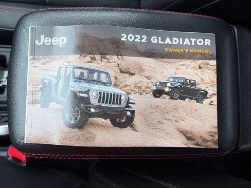 Used 2022 Jeep Gladiator Rubicon w/ Cold Weather Group image 46