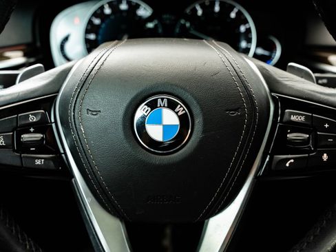 Used 2019 BMW 540i RWD image 29