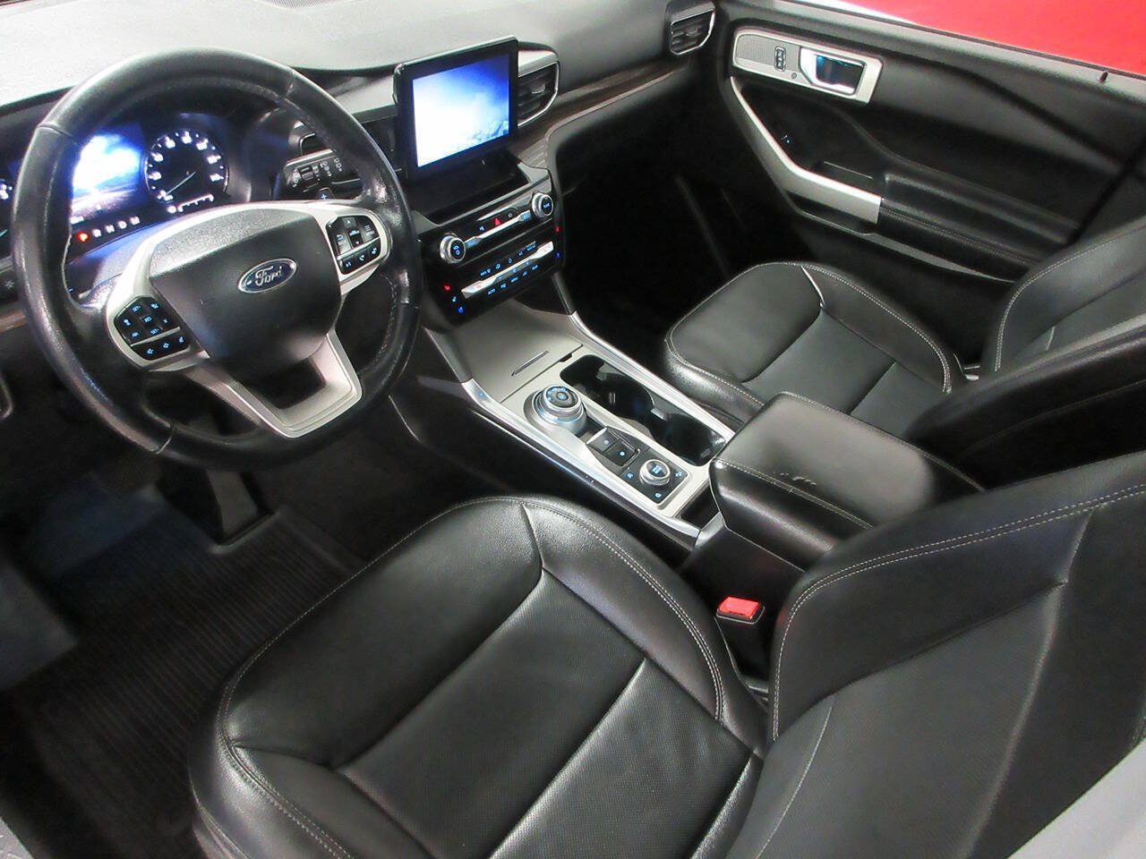 Used 2021 Ford Explorer Limited w/ Equipment Group 301A AWD/4WD image 19
