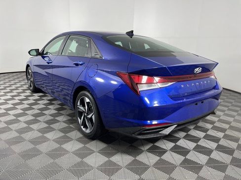 Used 2023 Hyundai Elantra SEL w/ Convenience Package FWD image 6