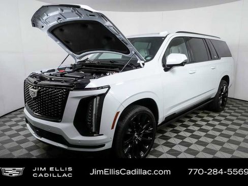 Certified 2026 Cadillac Escalade ESV Platinum Sport w/ LPO, ONYX Package AWD/4WD image 34