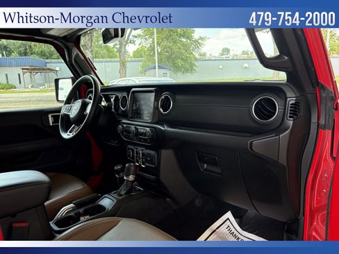 Used 2022 Jeep Wrangler Unlimited Sahara AWD/4WD image 38