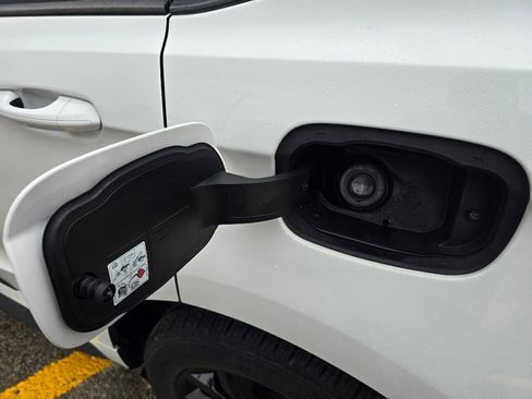 Used 2024 Ford Edge SE w/ Black Appearance Package image 20