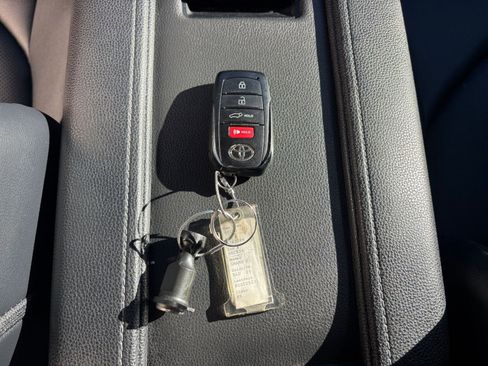 Used 2025 Toyota Grand Highlander XLE image 23